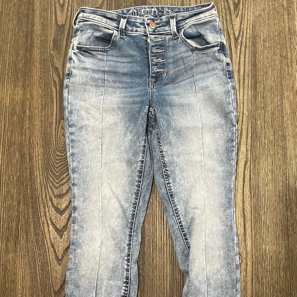 M Jeans by Maurices Skinny High Rise Button Fly Split Hem Acid Wash Size XS - Picture 3 of 13